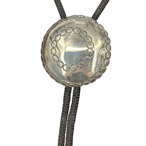 Tested Silver Bolo Tie Round Tooled Medallion Hand Etched - Picture 2 of 6